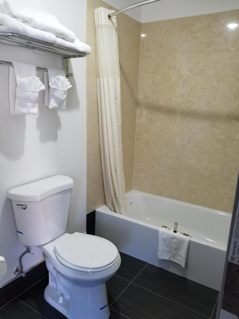 Travis Lodge Motel 16 オークランド エクステリア 写真