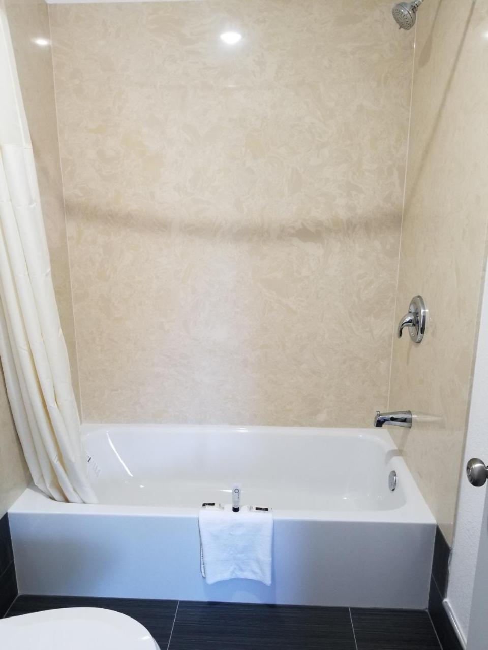 Travis Lodge Motel 16 オークランド エクステリア 写真
