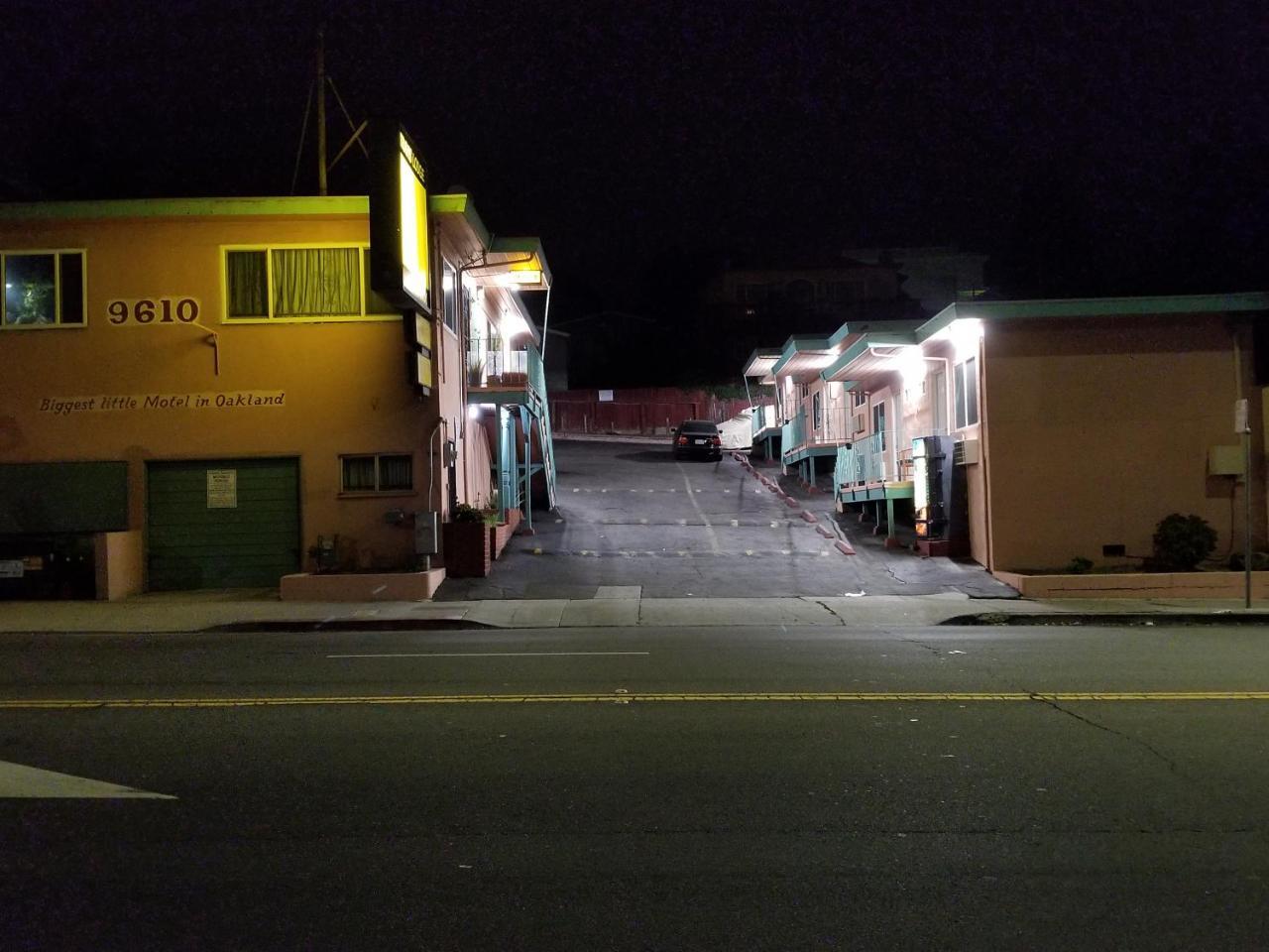 Travis Lodge Motel 16 オークランド エクステリア 写真