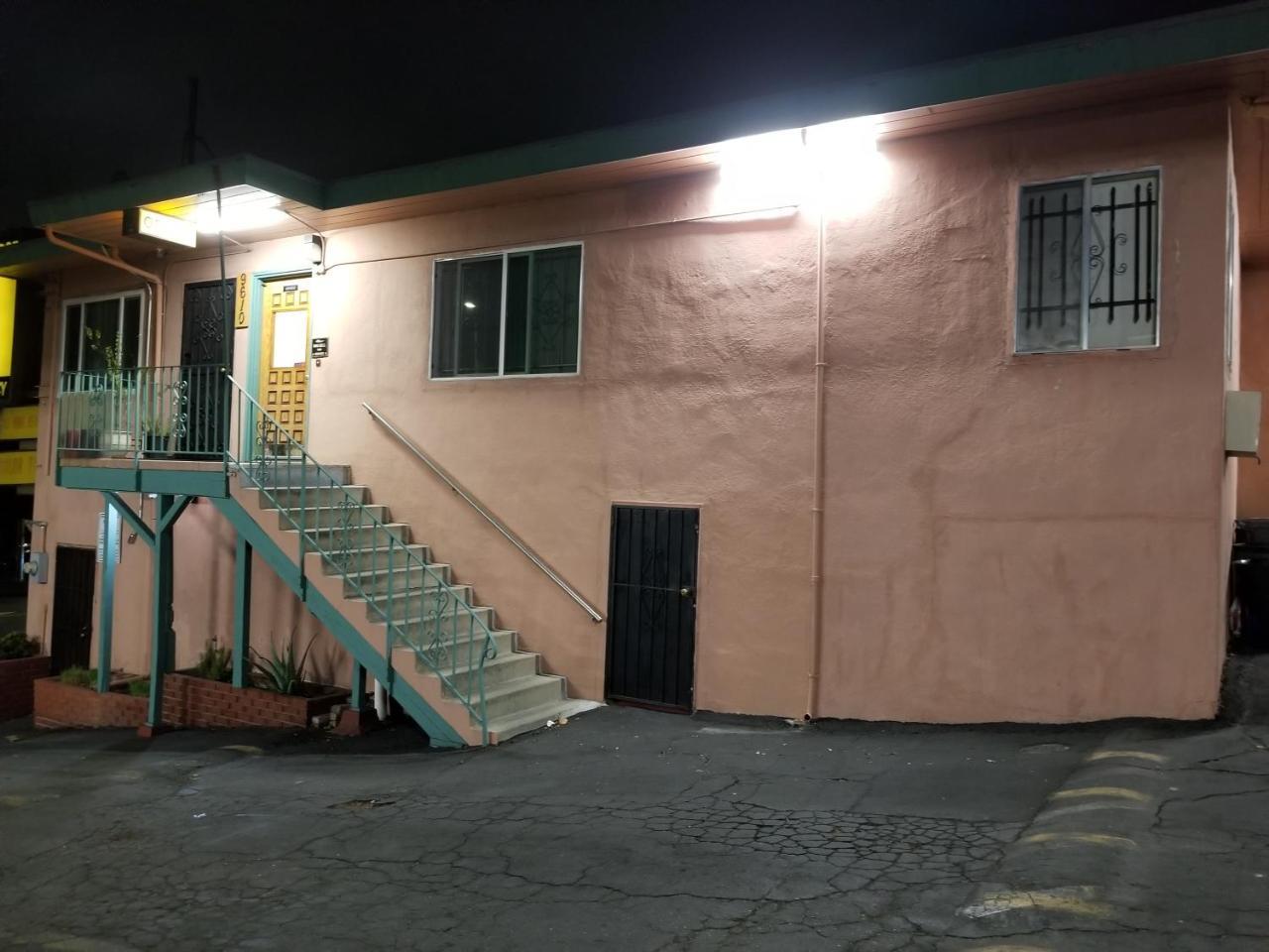 Travis Lodge Motel 16 オークランド エクステリア 写真