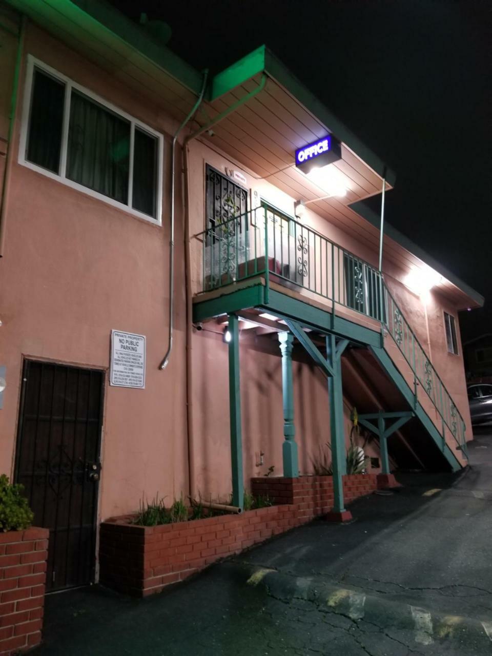 Travis Lodge Motel 16 オークランド エクステリア 写真